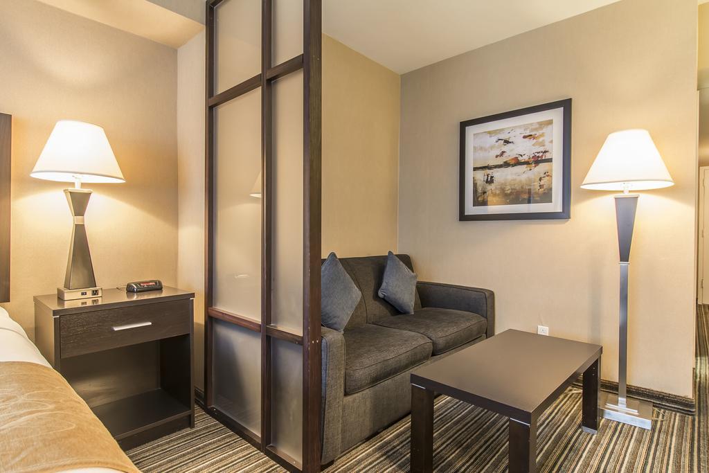 Comfort Suites Downtown Монреаль Екстер'єр фото