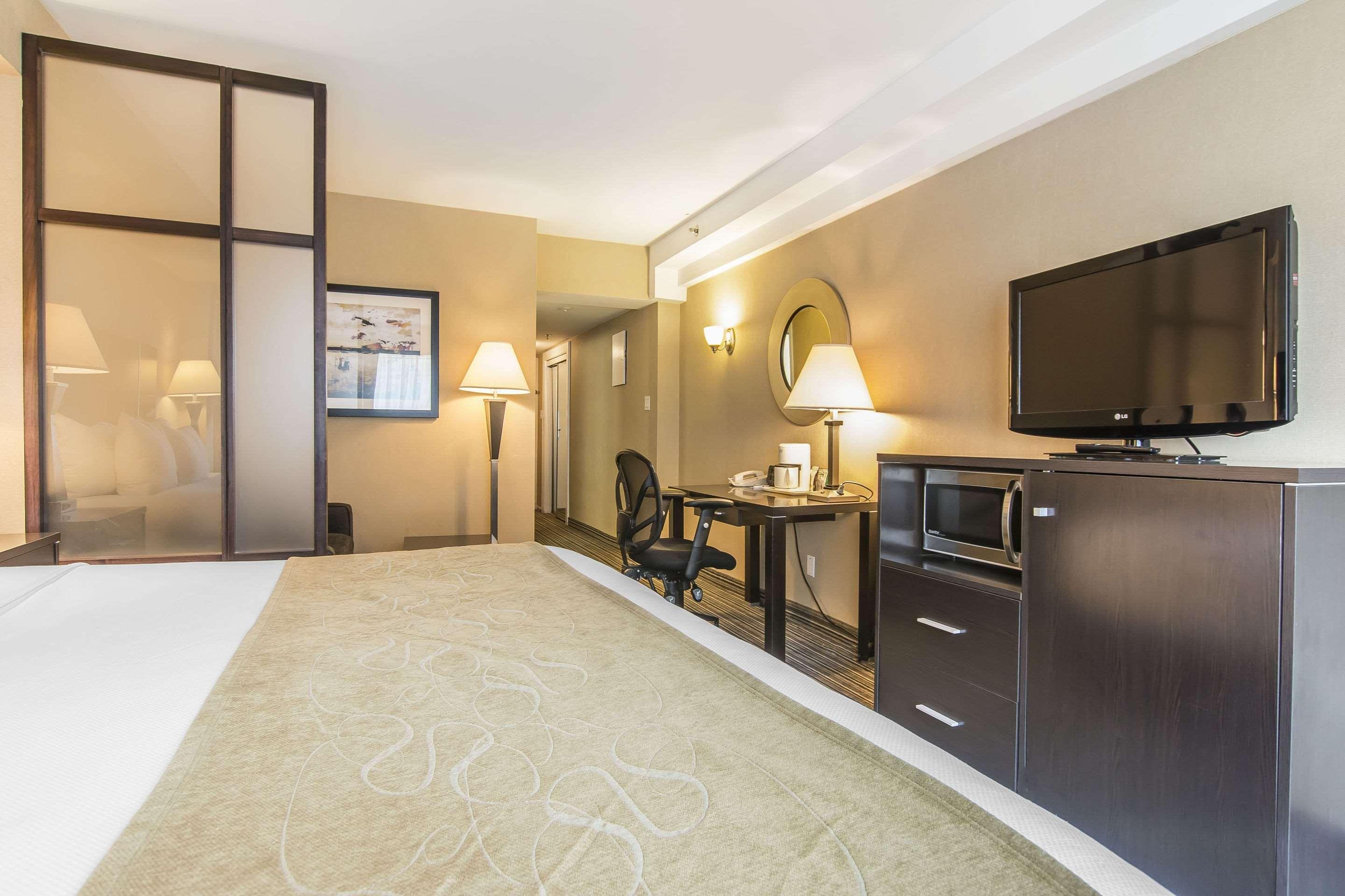 Comfort Suites Downtown Монреаль Екстер'єр фото