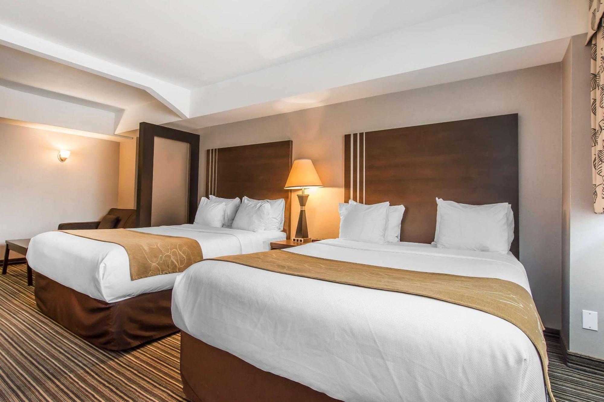 Comfort Suites Downtown Монреаль Екстер'єр фото