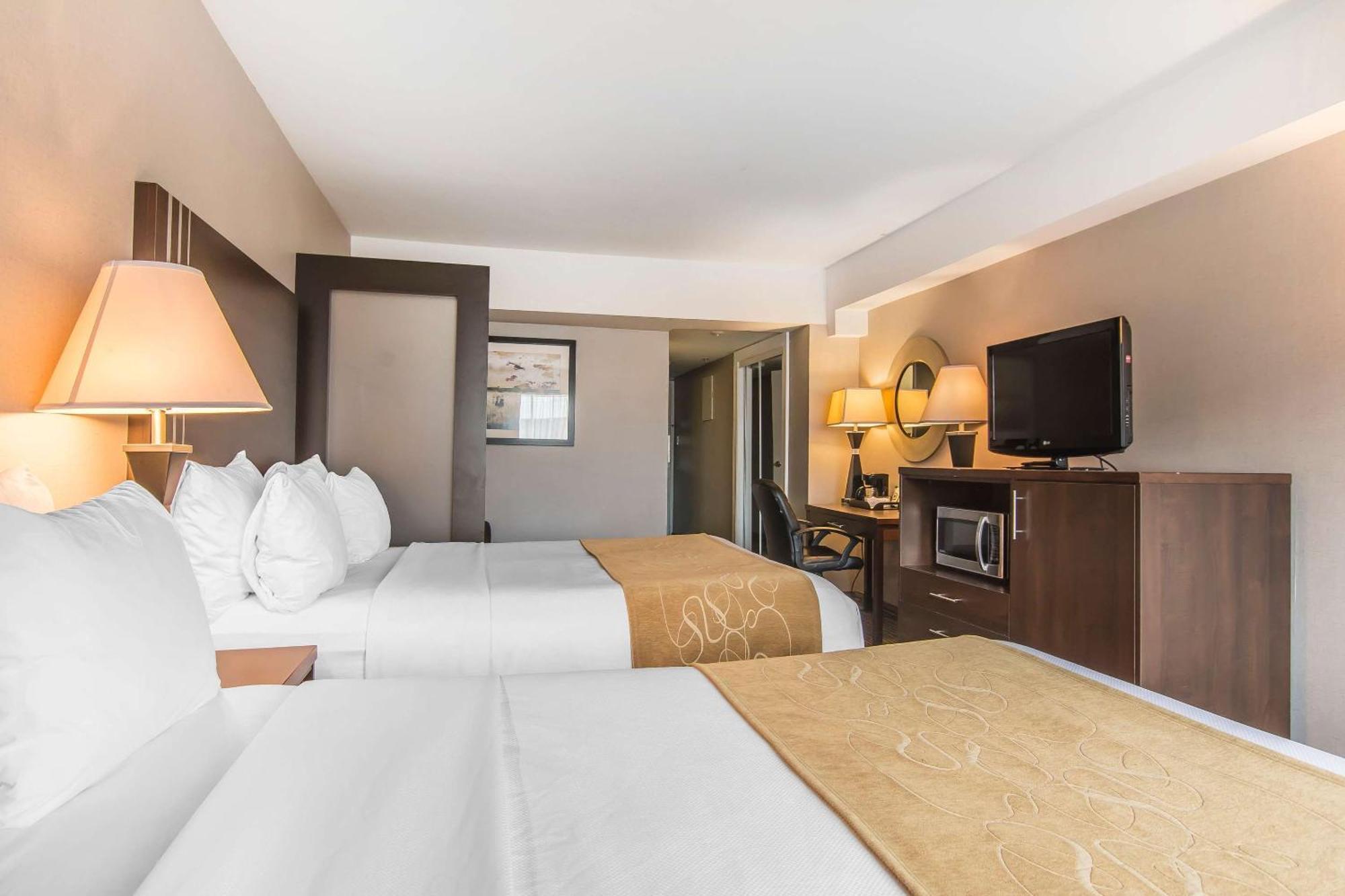 Comfort Suites Downtown Монреаль Екстер'єр фото