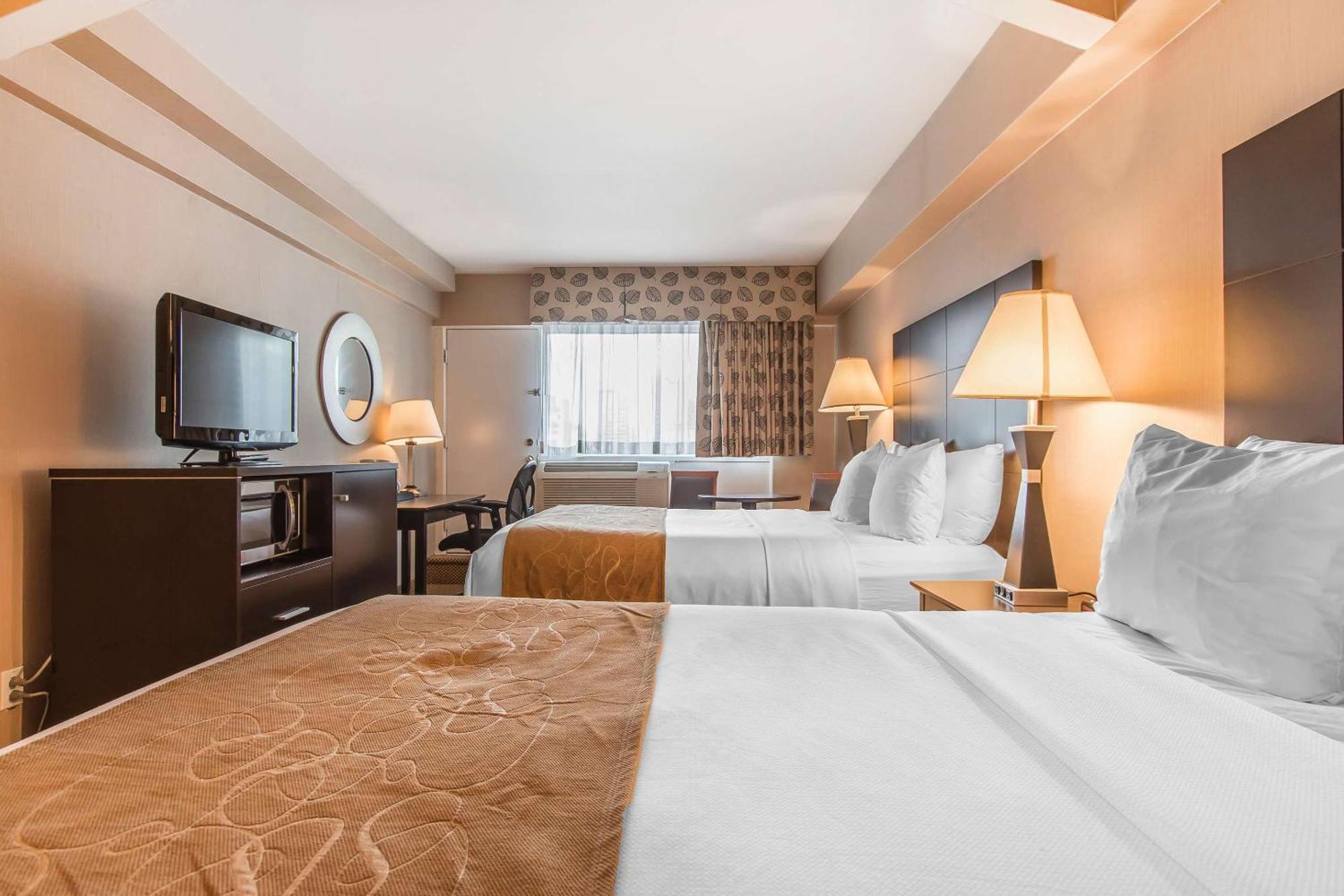 Comfort Suites Downtown Монреаль Екстер'єр фото