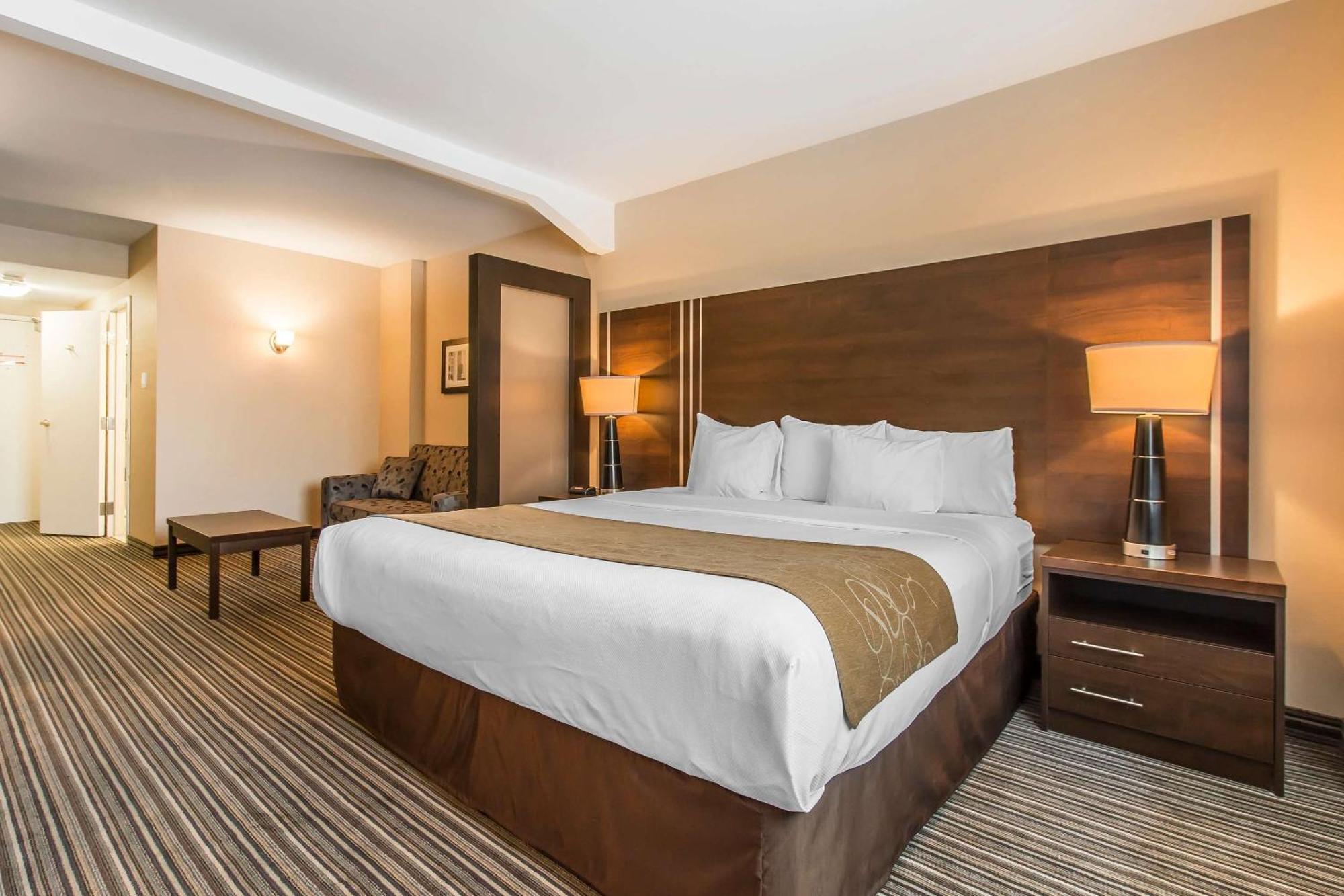 Comfort Suites Downtown Монреаль Екстер'єр фото